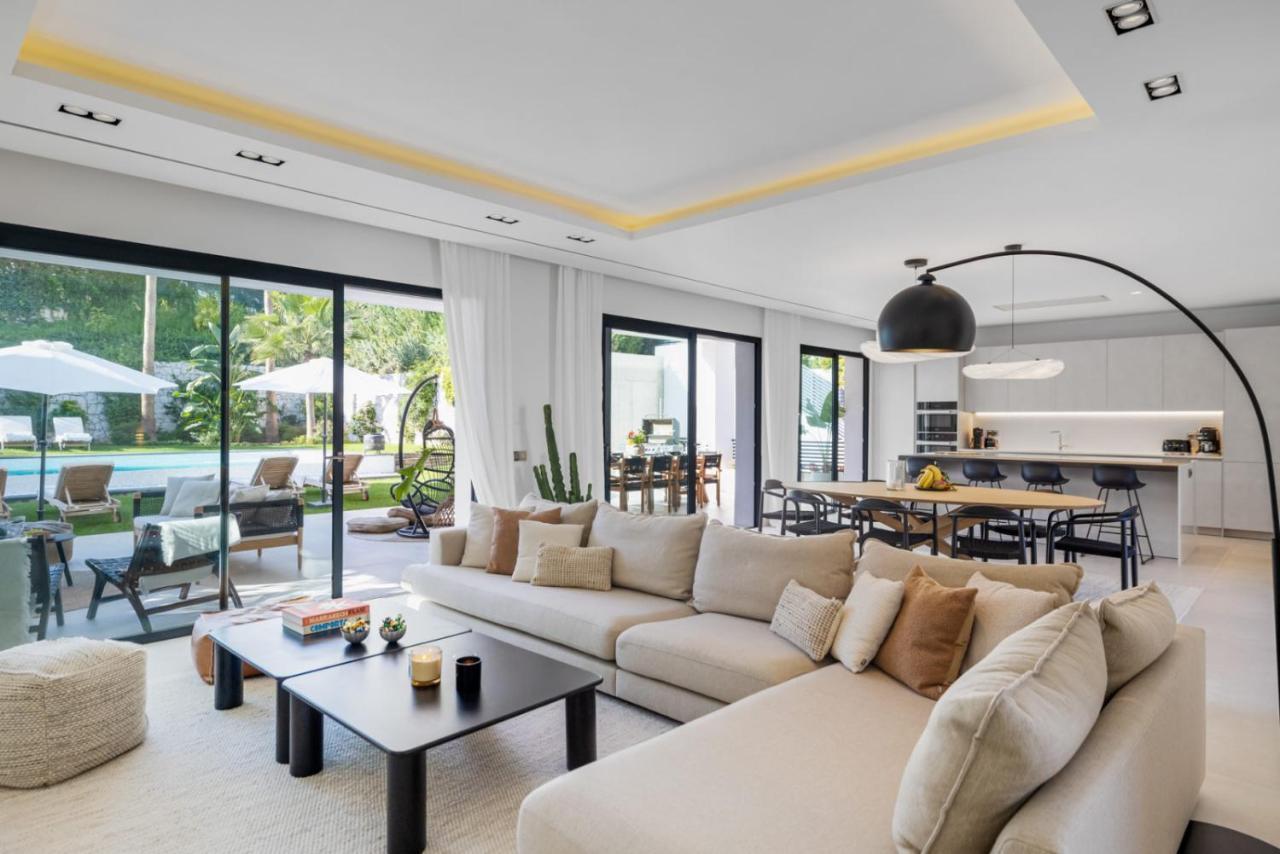 Brand New Modern 5 Bdrm In Puerto Banus