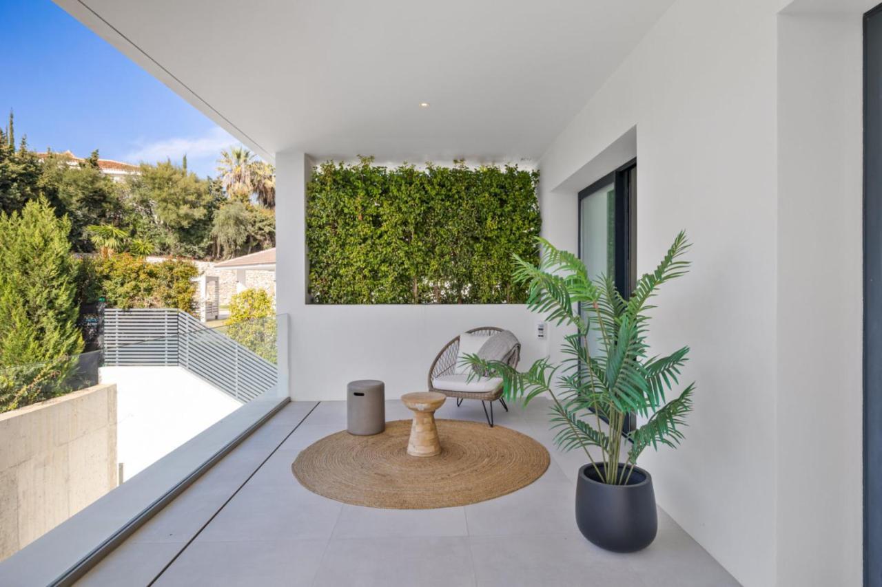 Brand New Modern 5 Bdrm In Puerto Banus *