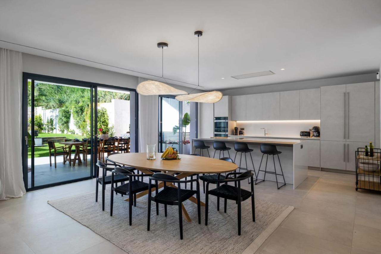 Apartment Brand New Modern 5 Bdrm In Puerto Banus Marbella