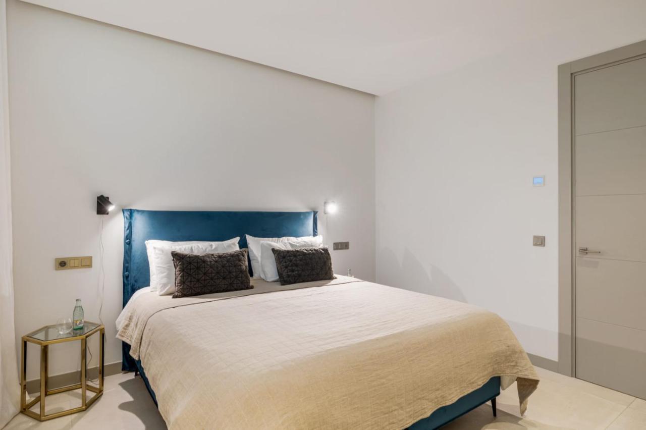 Brand New Modern 5 Bdrm In Puerto Banus Marbella